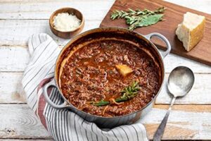 Le Creuset Enameled Cast Iron Signature Round Dutch Oven, 7.25 qt., Oyster - Elegant and durable cookware for any kitchen
