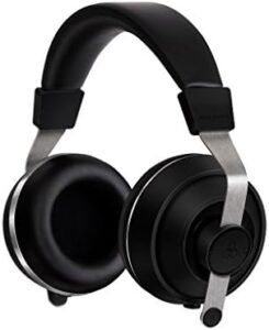 Final Audio Design Sonorous IV hi-fidelity headphones in black.